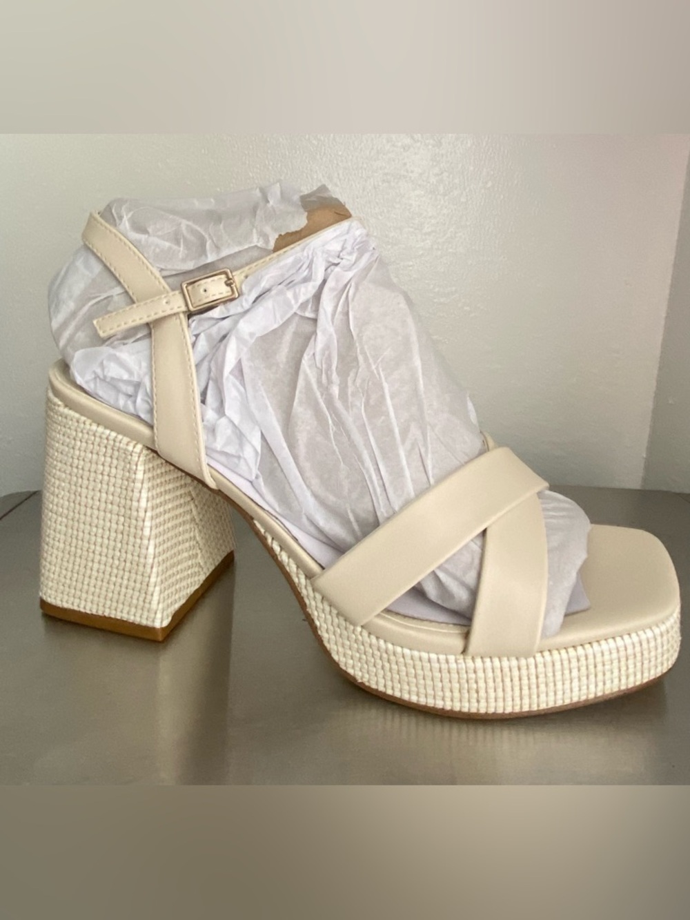 NEW CALVIN KLEIN WOMENS CREAM BLOCK SANDALS-STRAPPY PLATFORM HEELS - Picture 2 of 11